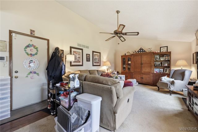 68 Tracy Lynn Lane, West Seneca, NY 14224