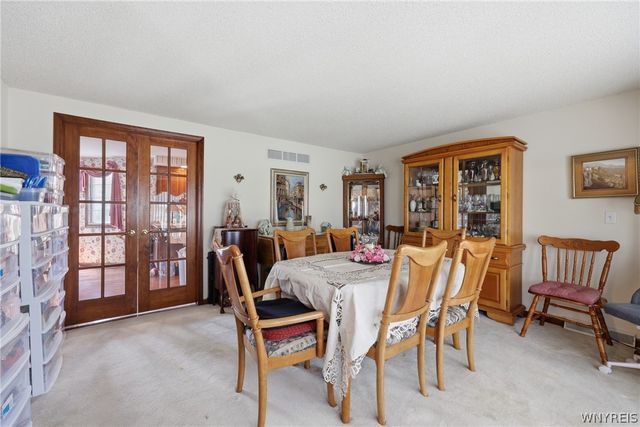 68 Tracy Lynn Lane, West Seneca, NY 14224