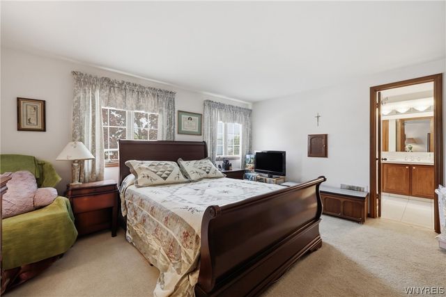 68 Tracy Lynn Lane, West Seneca, NY 14224