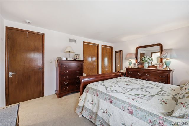 68 Tracy Lynn Lane, West Seneca, NY 14224