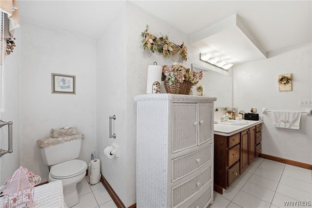 68 Tracy Lynn Lane, West Seneca, NY 14224