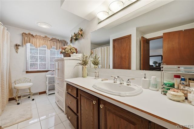 68 Tracy Lynn Lane, West Seneca, NY 14224