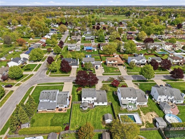 68 Tracy Lynn Lane, West Seneca, NY 14224