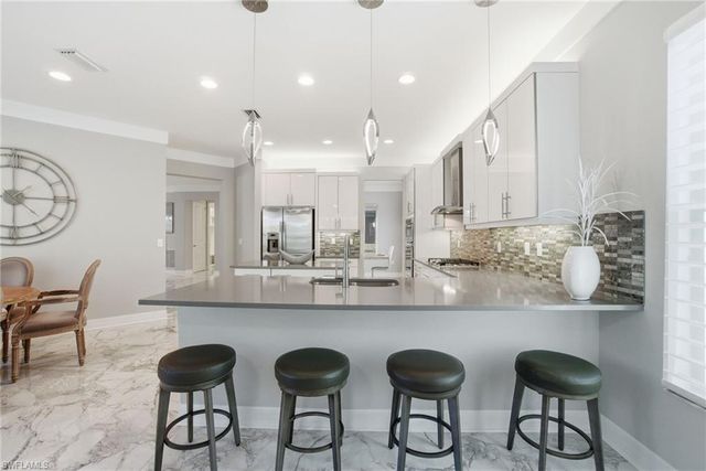 4654 Kensington CIR, Naples, FL 34119