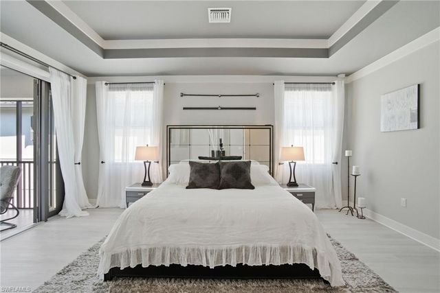 4654 Kensington CIR, Naples, FL 34119