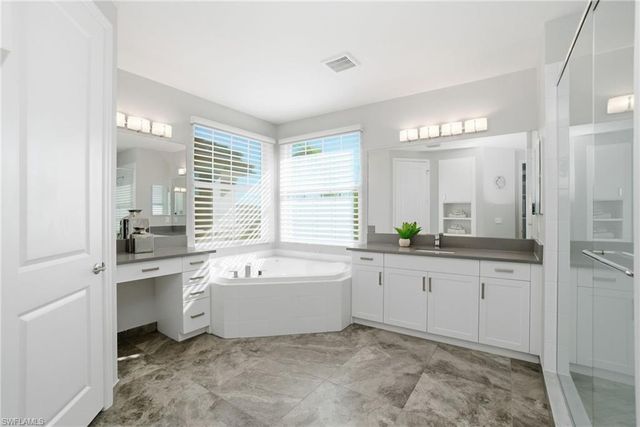 4654 Kensington CIR, Naples, FL 34119