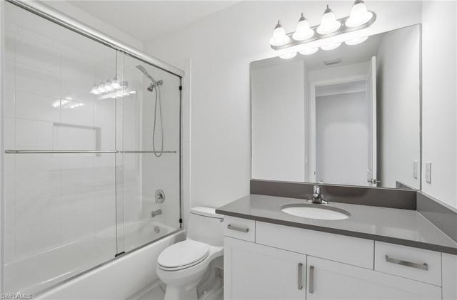 4654 Kensington CIR, Naples, FL 34119