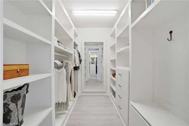 4654 Kensington CIR, Naples, FL 34119