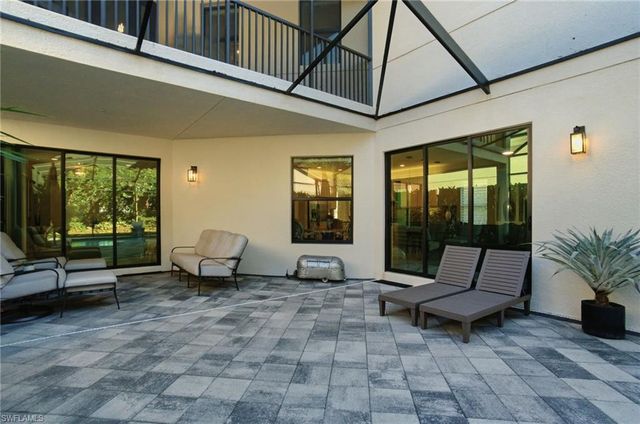 4654 Kensington CIR, Naples, FL 34119