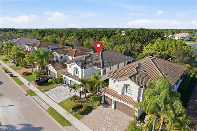 4654 Kensington CIR, Naples, FL 34119