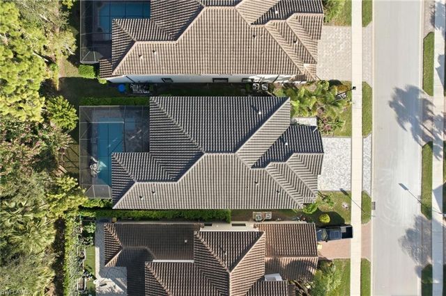 4654 Kensington CIR, Naples, FL 34119