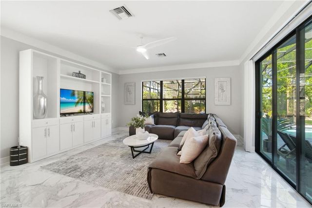 4654 Kensington CIR, Naples, FL 34119