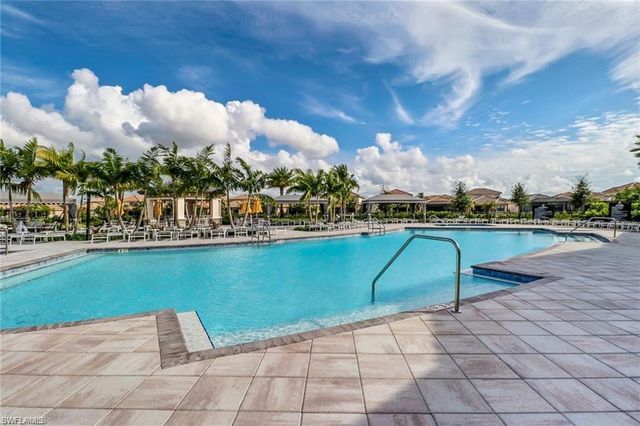 4654 Kensington CIR, Naples, FL 34119