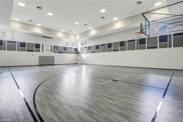 4654 Kensington CIR, Naples, FL 34119