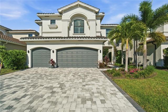 4654 Kensington CIR, Naples, FL 34119