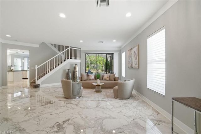 4654 Kensington CIR, Naples, FL 34119