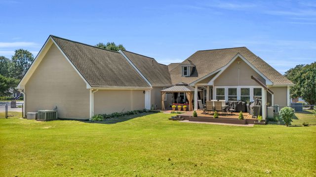 301 Dogwood Lane, Fort Oglethorpe, GA 30742