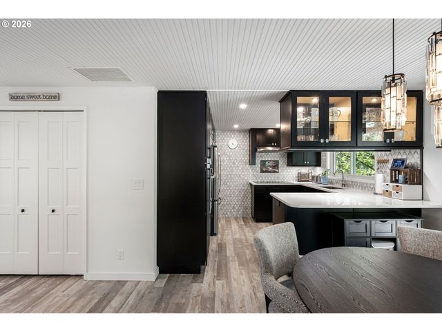 3317 VIDERA Dr, Eugene, OR 97405