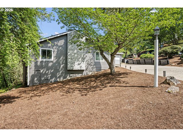 3317 VIDERA Dr, Eugene, OR 97405