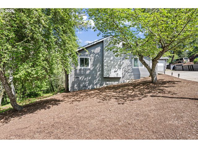 3317 VIDERA Dr, Eugene, OR 97405