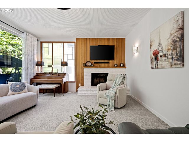 3317 VIDERA Dr, Eugene, OR 97405