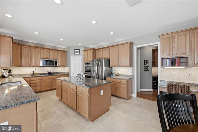 21164 LAUREL SPRINGS DR, Leesburg, VA 20175