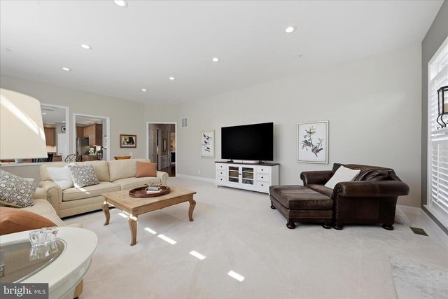21164 LAUREL SPRINGS DR, Leesburg, VA 20175