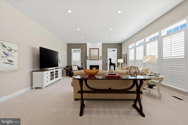 21164 LAUREL SPRINGS DR, Leesburg, VA 20175
