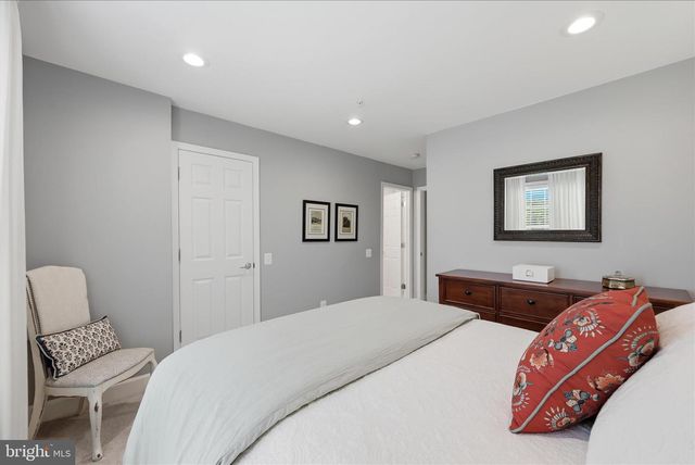 21164 LAUREL SPRINGS DR, Leesburg, VA 20175