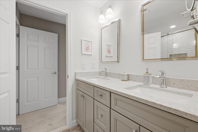 21164 LAUREL SPRINGS DR, Leesburg, VA 20175