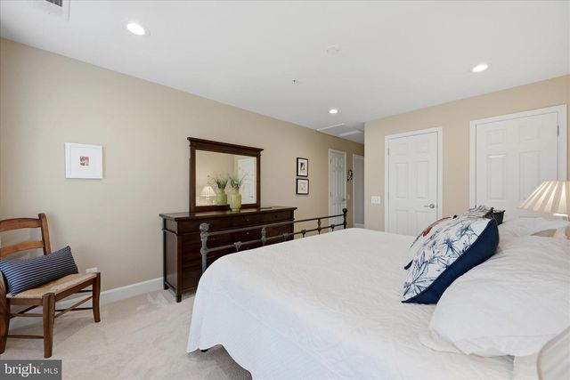 21164 LAUREL SPRINGS DR, Leesburg, VA 20175