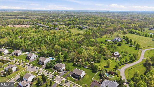 21164 LAUREL SPRINGS DR, Leesburg, VA 20175