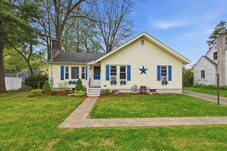 61 Wood Avenue, East Longmeadow, MA 01028