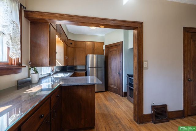 4575 Pacific Street, Omaha, NE 68106