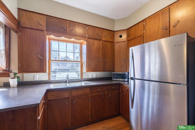 4575 Pacific Street, Omaha, NE 68106