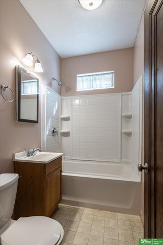 4575 Pacific Street, Omaha, NE 68106