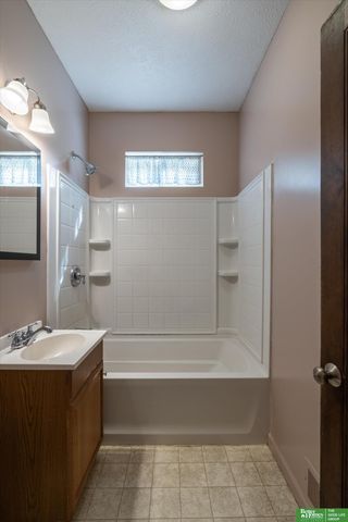 4575 Pacific Street, Omaha, NE 68106