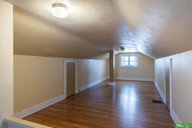 4575 Pacific Street, Omaha, NE 68106