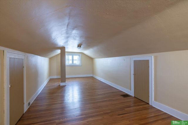 4575 Pacific Street, Omaha, NE 68106