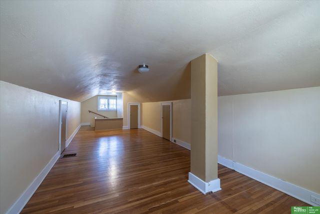 4575 Pacific Street, Omaha, NE 68106