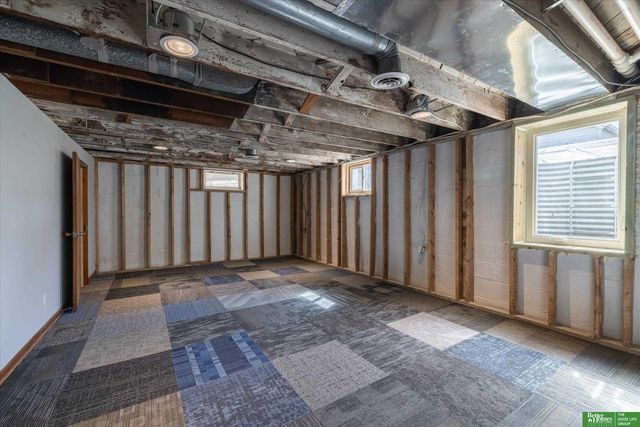 4575 Pacific Street, Omaha, NE 68106