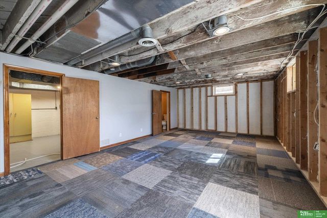 4575 Pacific Street, Omaha, NE 68106