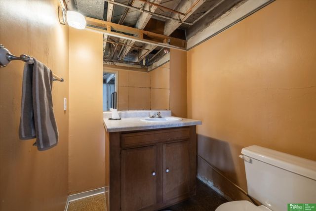 4575 Pacific Street, Omaha, NE 68106