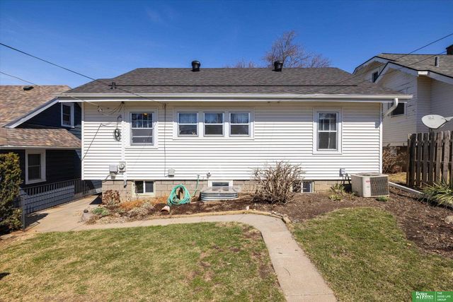 4575 Pacific Street, Omaha, NE 68106