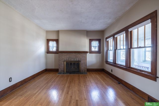 4575 Pacific Street, Omaha, NE 68106