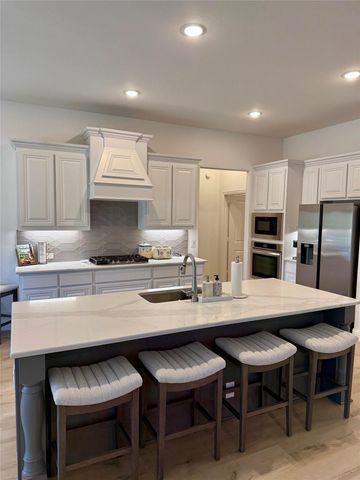 218 Oakcrest Drive, Justin, TX 76247