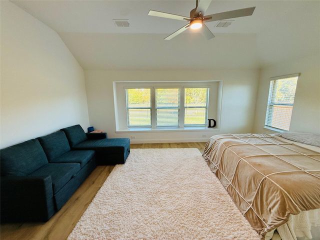 218 Oakcrest Drive, Justin, TX 76247