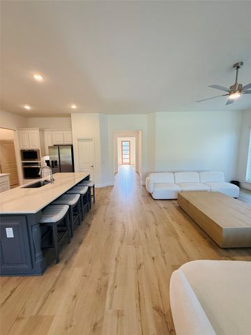 218 Oakcrest Drive, Justin, TX 76247