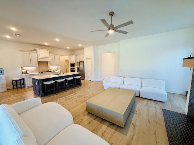 218 Oakcrest Drive, Justin, TX 76247