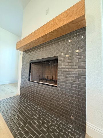 218 Oakcrest Drive, Justin, TX 76247